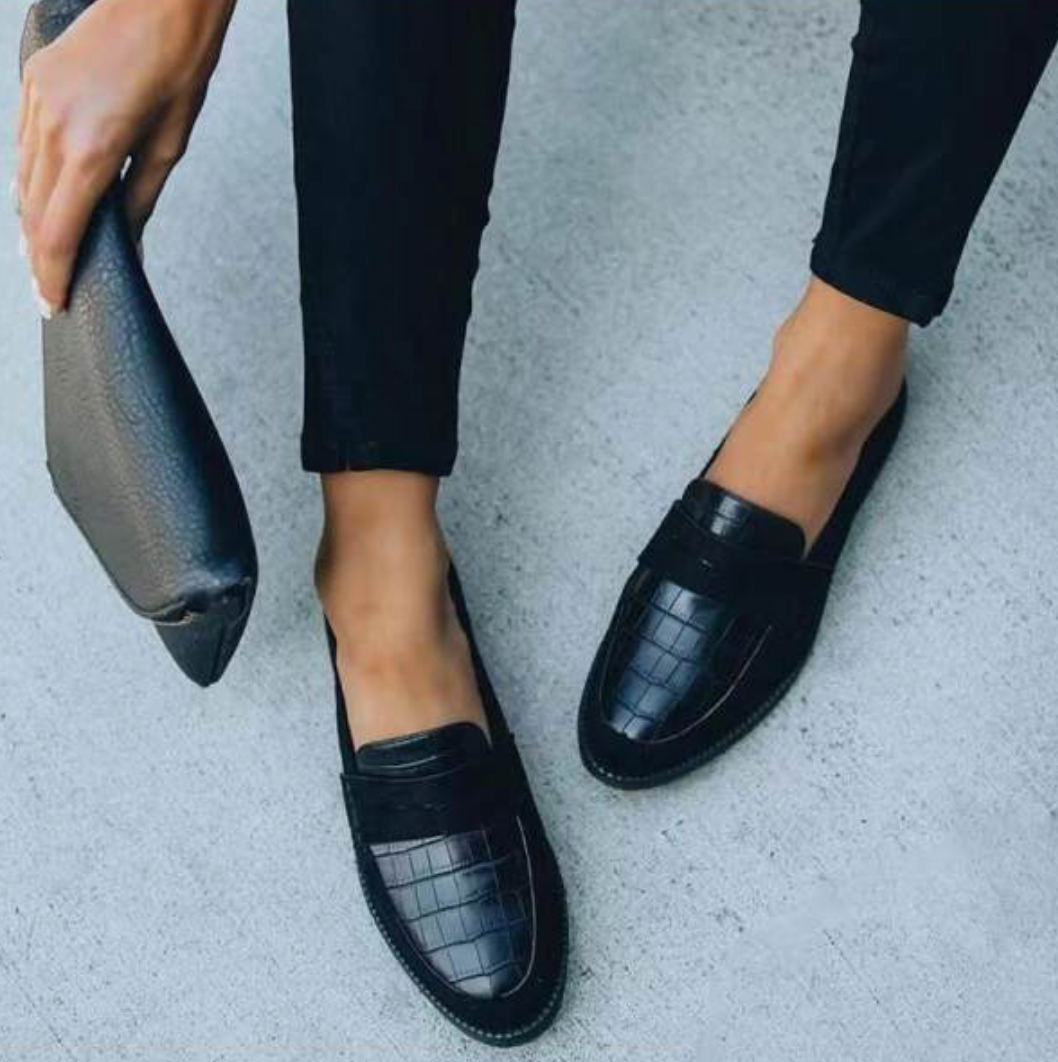 Elegant Women's Black Leather Loafers - Classic Style, Year-Round Comfort